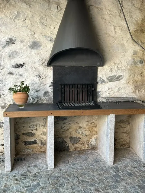 Foyer et Hotte de Barbecue