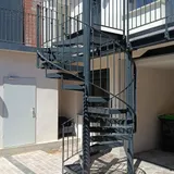 Sous-face de l'escalier et structure mécano-soudée