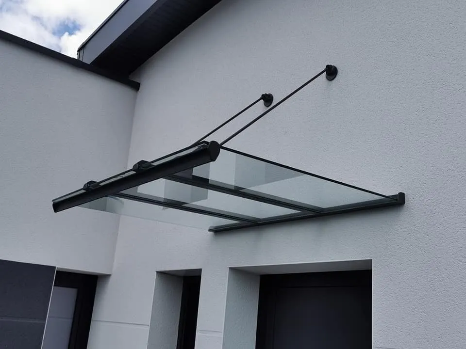Marquise Contemporaine en Verre et Métal