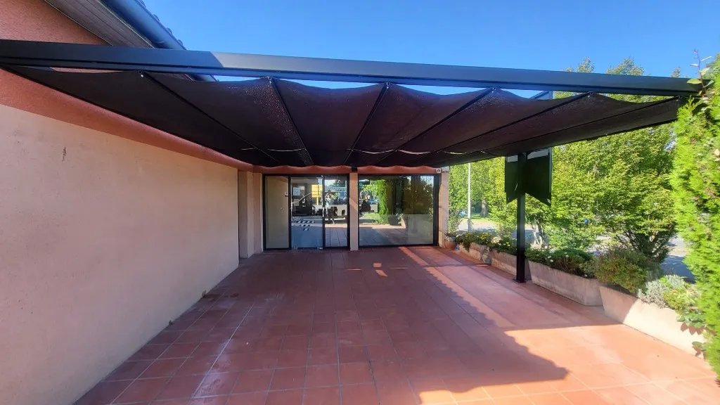 Pergola Acier à Toile Rétractable