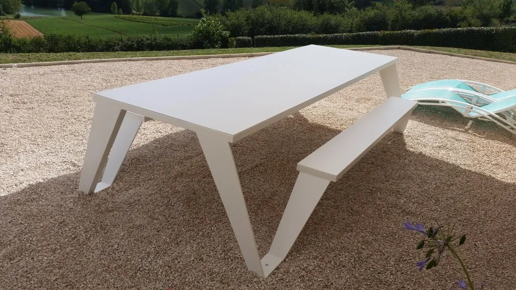 Table de Jardin en Acier & Banc Intégré